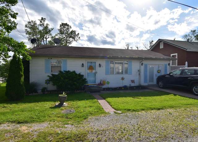Property at 206 2nd Street St E, South Point, OH 45680, 2 beds, 1.5 baths