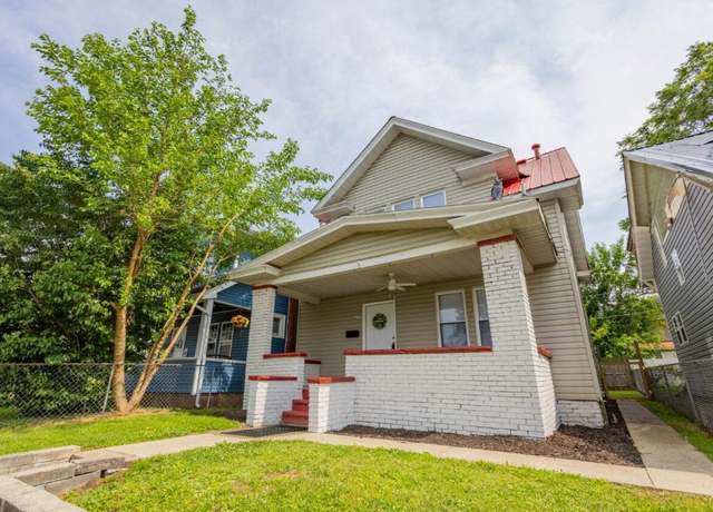 Property at 2709 4th Ave, Huntington, WV 25702, 2 beds, 1 bath