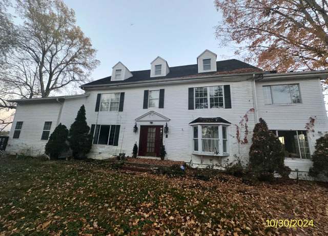 Property at 1598 Campbell Dr, Huntington, WV 25705, 3 beds, 2.5 baths