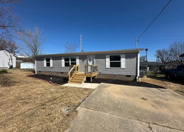 Property at 620 Lynn St, Hurricane, WV 25526, 3 beds, 2 baths