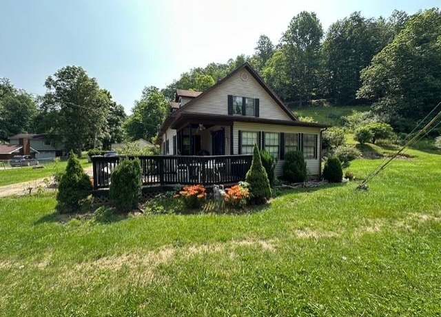 Property at 4332 Green Valley Rd, Huntington, WV 25701, 3 beds, 2 baths