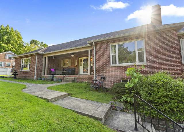 Property at 101 Ricketts Rd, Huntington, WV 25701, 5 beds, 2.5 baths