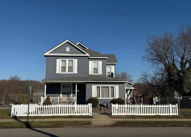 Property at 828 Washington Ave, Huntington, WV 25704, 8 beds, 4 baths