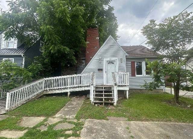 Property at 809 W 11th St, Huntington, WV 25705, 2 beds, 1 bath