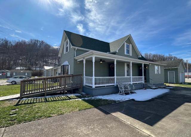 Property at 714 Lucian St, Huntington, WV 25704, 3 beds, 1 bath