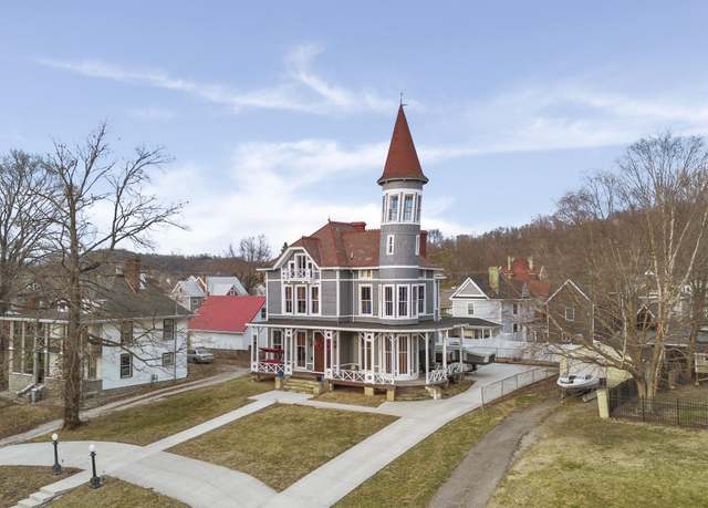 Property at 709 S 4th St, Ironton, OH 45638, 5 beds, 4 baths