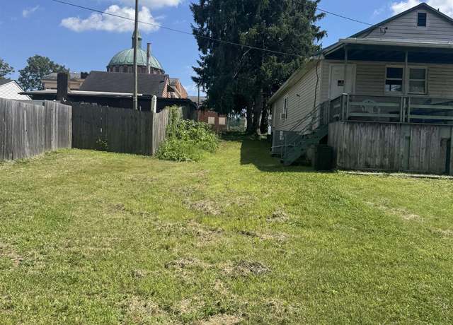 Property at 920 R Jefferson Ave, Huntington, WV 25704, 2 beds, 1 bath