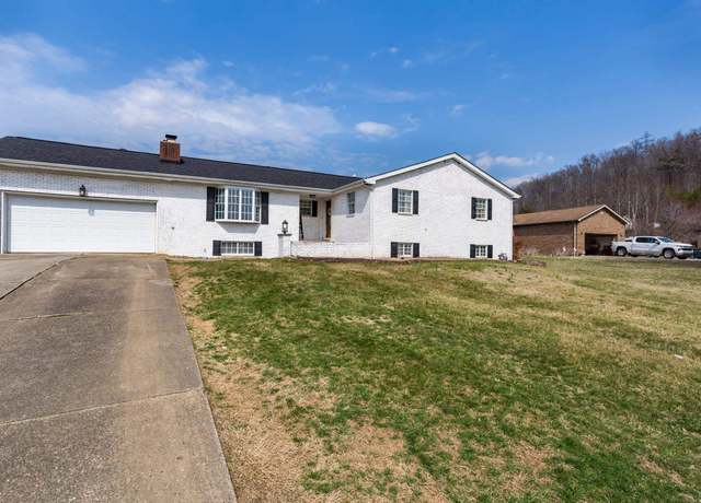 Property at 48 Walnut Ln, Huntington, WV 25704, 4 beds, 3 baths