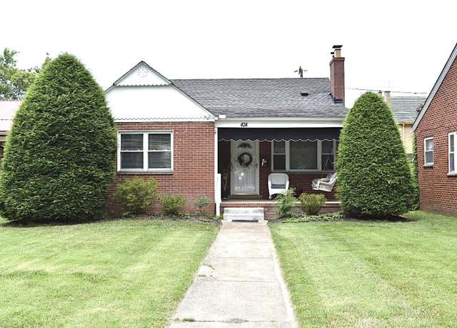 Property at 424 North Boulevard West Blvd, Huntington, WV 25701, 3 beds, 1.5 baths