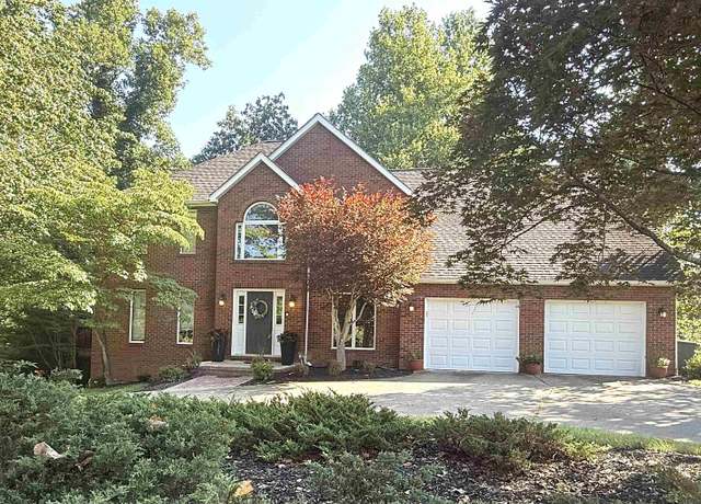 Property at 1 Briarcliff Dr, Huntington, WV 25704, 5 beds, 3 baths