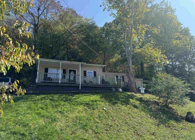 Property at 887 Norway Ave, Huntington, WV 25705, 3 beds, 1 bath