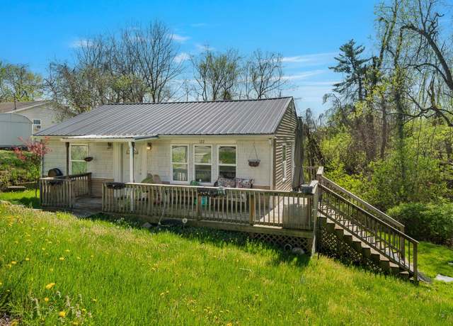Property at 122 Pine St, Huntington, WV 25705, 2 beds, 1 bath
