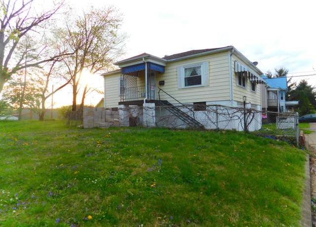 Property at 1216 S 4th St, Ironton, OH 45638, 2 beds, 1 bath