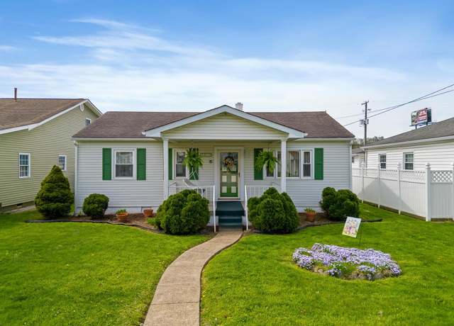 Property at 1012 Walnut St, Kenova, WV 25530, 3 beds, 1 bath