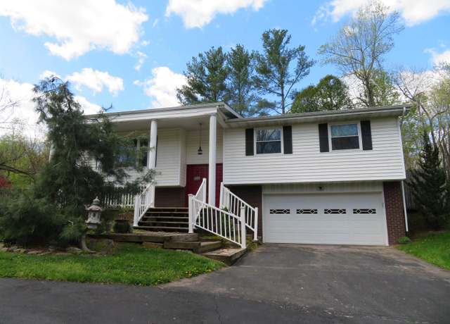 Property at 27 Halls Hill Rd, Ona, WV 25545, 3 beds, 3 baths