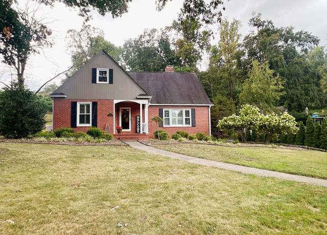 Property at 29 Chestnut Dr, Huntington, WV 25705, 4 beds, 2 baths