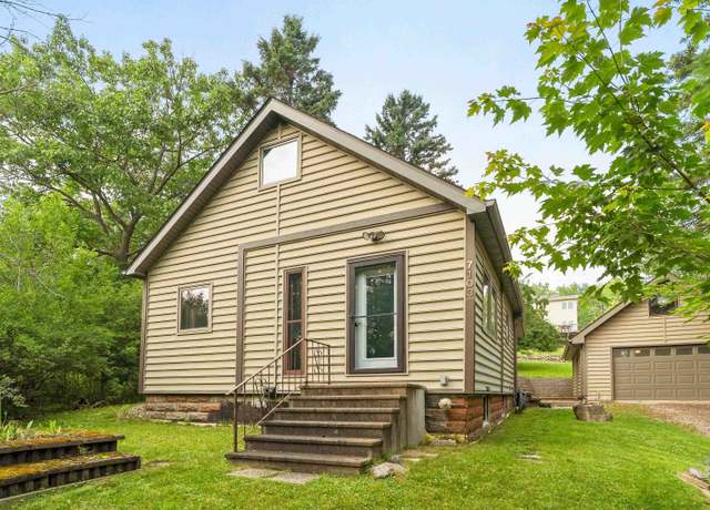 Property at 7103 Earl St, Duluth, MN 55810, 2 beds, 1 bath