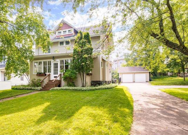 Property at 1839 Wallace Ave, Duluth, MN 55803, 4 beds, 2.5 baths