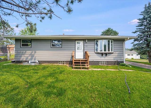 Property at 815 5th St, Proctor, MN 55810, 4 beds, 2 baths