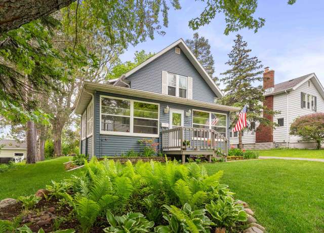 Property at 324 W Wabasha St, Duluth, MN 55803, 2 beds, 1 bath