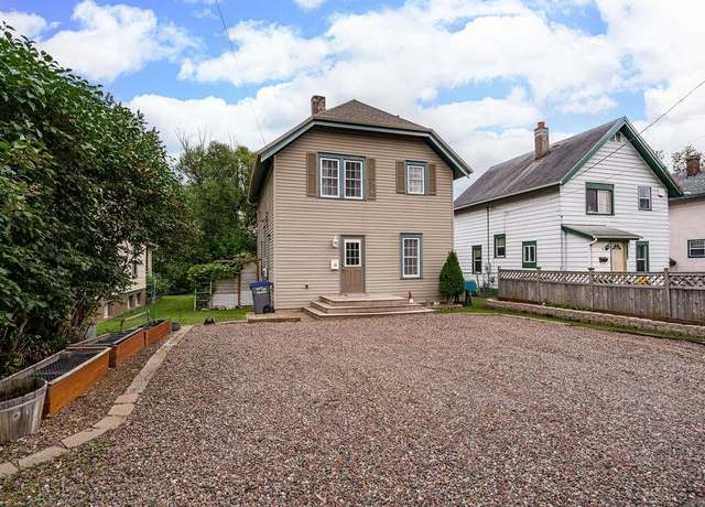 Property at 36 E Penton Blvd, Duluth, MN 55808, 3 beds, 1 bath