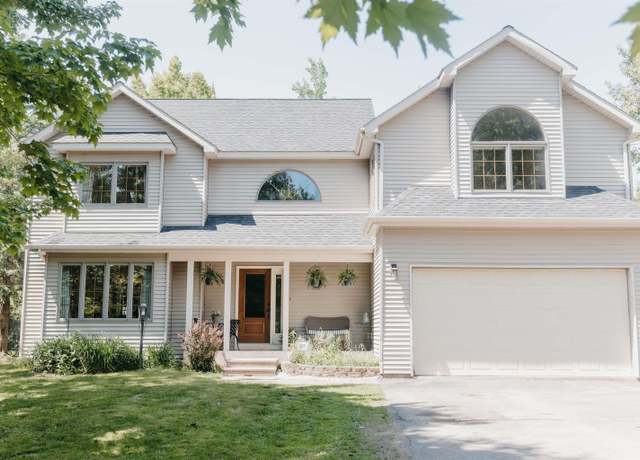 Property at 27 Ryan Ln, Esko, MN 55733, 4 beds, 2.5 baths