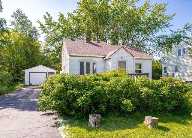 Property at 1401 Eklund Ave, Duluth, MN 55811, 3 beds, 2 baths