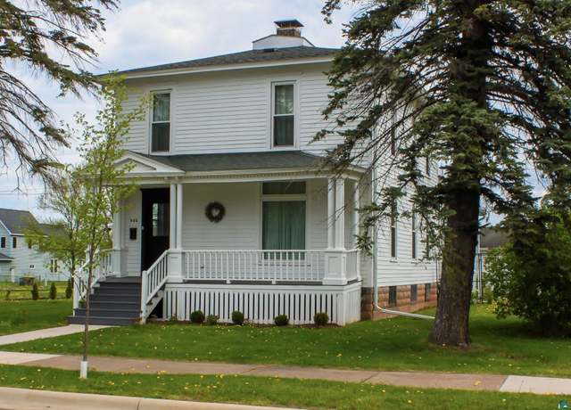 Property at 922 Vaughn Ave, Ashland, WI 54806, 4 beds, 2.5 baths