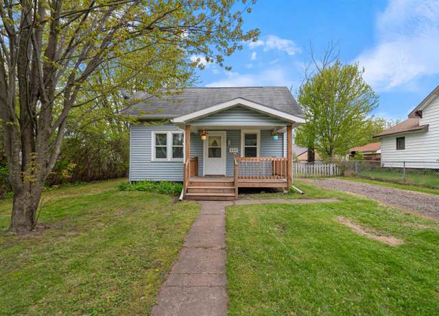Property at 327 8th St, Cloquet, MN 55720, 3 beds, 1 bath