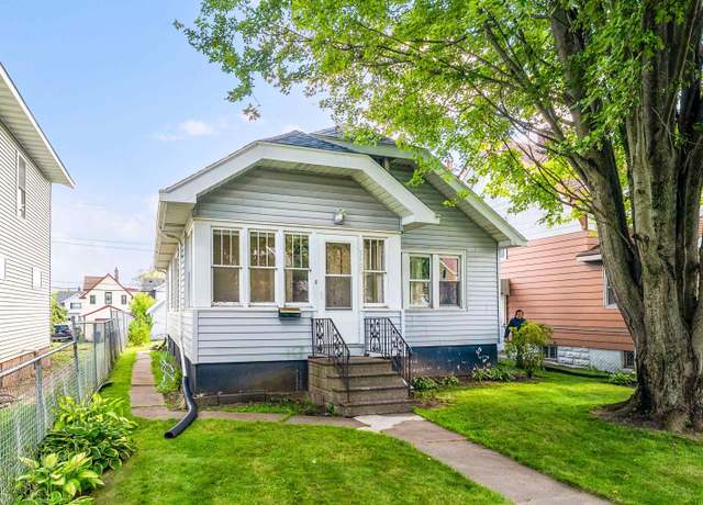 Property at 3920 W 7th St, Duluth, MN 55804, 3 beds, 1 bath