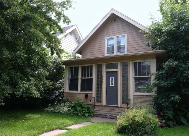 Property at 5524 W 8th St, Duluth, MN 55807, 2 beds, 1 bath