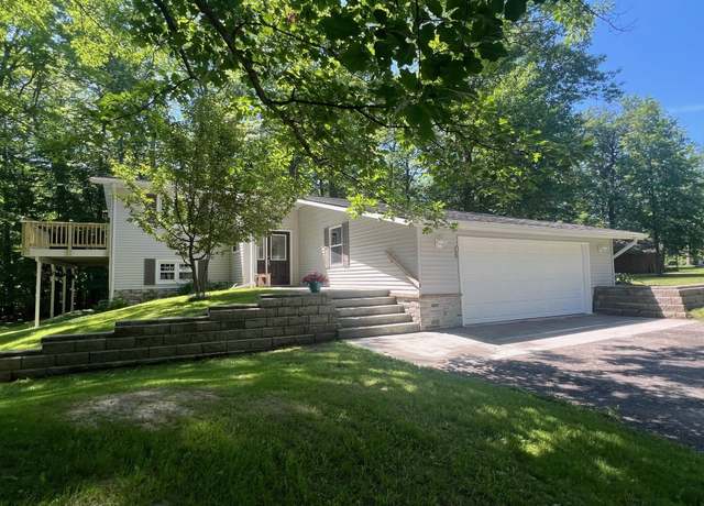 Property at 33749 Mohawk Dr, Grand Rapids, MN 55744, 4 beds, 3 baths