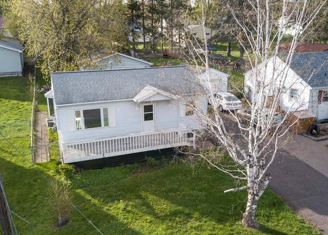 Property at 2229 Hillcrest Dr, Duluth, MN 55811, 2 beds, 1 bath