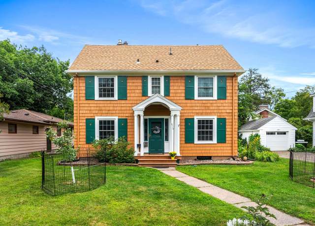 Property at 2110 Columbus Ave, Duluth, MN 55803, 4 beds, 2 baths