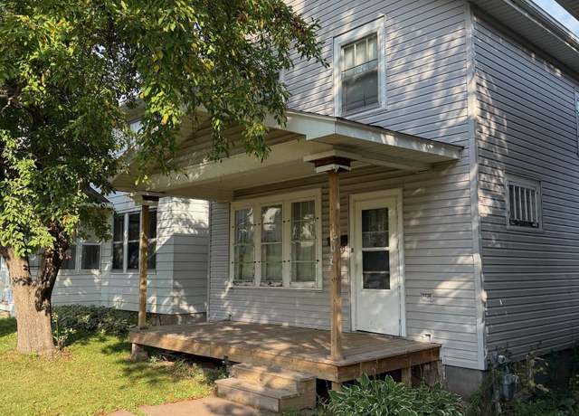 Property at 1208 E 9th St, Duluth, MN 55805, 3 beds, 1 bath