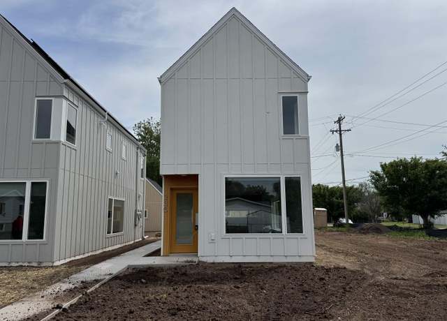 Property at 230 S 62nd Ave Ave W, Duluth, MN 55807, 2 beds, 1.5 baths