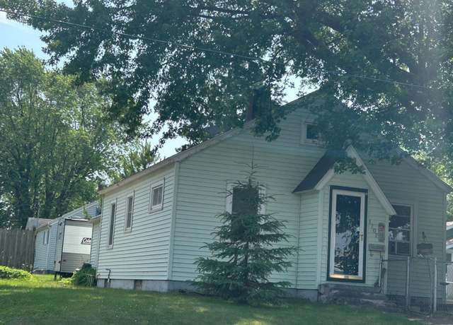 Property at 1702 Carlton Ave, Cloquet, MN 55720, 2 beds, 1 bath