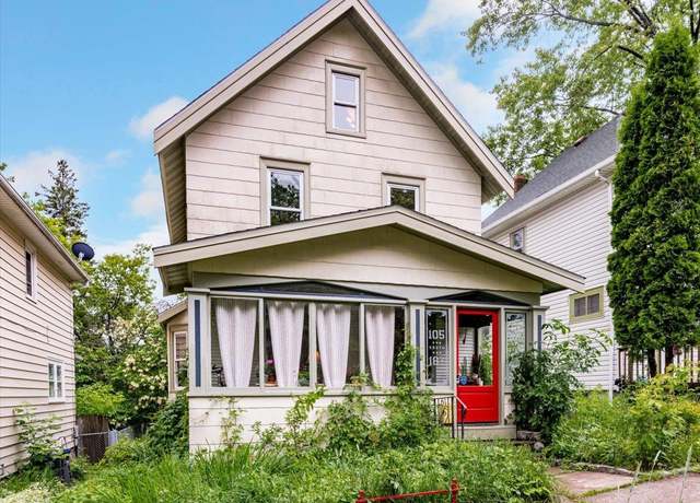 Property at 105 S 18th Ave E, Duluth, MN 55812, 3 beds, 1 bath