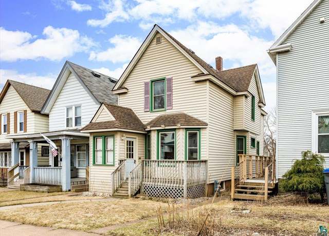Property at 2968 Devonshire St, Duluth, MN 55806, 3 beds, 1 bath