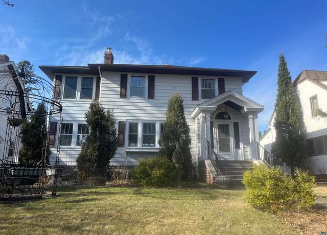Property at 215 Garden St, Duluth, MN 55812, 3 beds, 3 baths