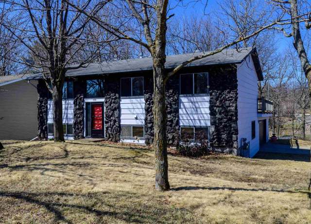 Property at 1739 Dodge Ave, Duluth, MN 55811, 4 beds, 2 baths