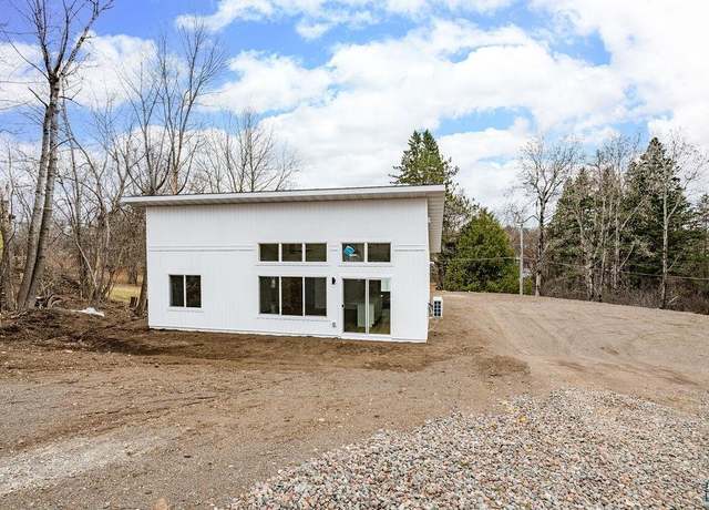 Property at 14 W Linden St, Duluth, MN 55811, 2 beds, 1 bath
