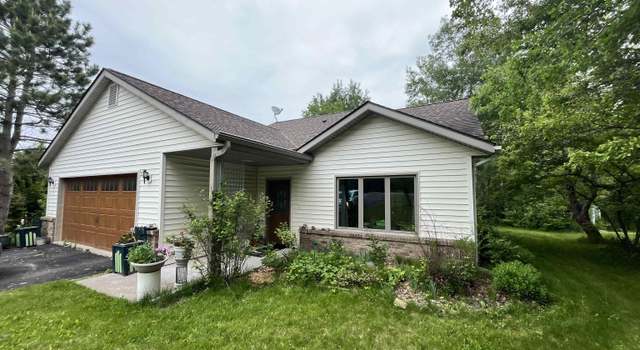 Photo of 4384 Ugstad Rd, Hermantown, MN 55811