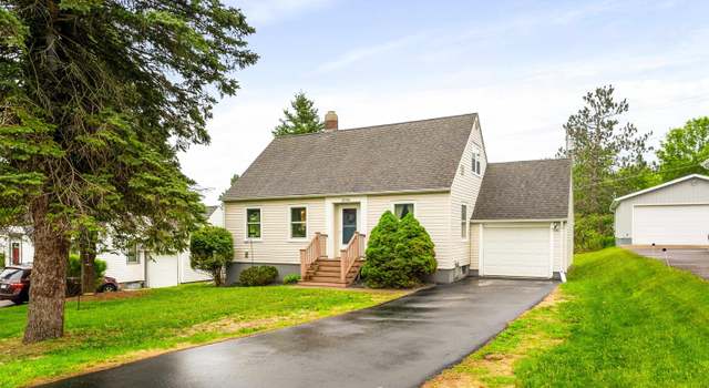 Photo of 2006 Gearhart St, Duluth, MN 55811