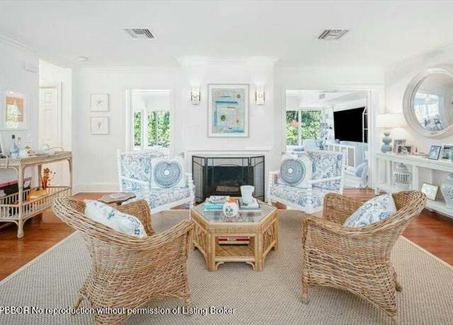 Property at 289 Beverly Rd, West Palm Beach, FL 33405, 3 beds, 2 baths