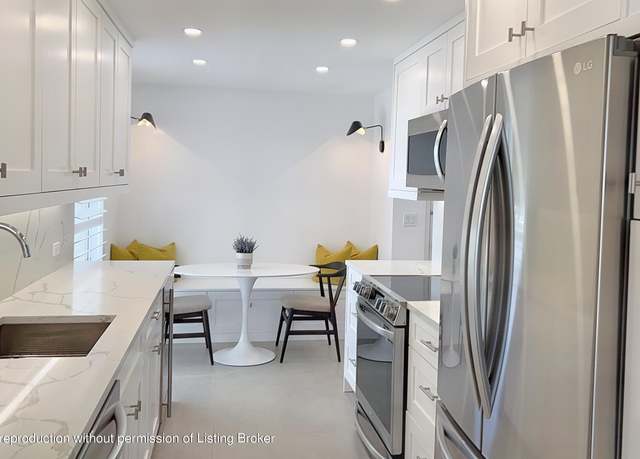 Property at 3901 S Flagler Dr #804, West Palm Beach, FL 33405, 2 beds, 2 baths