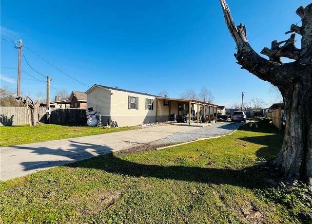 Property at 5528 Thelma Ln, Lake Charles, LA 70615, 3 beds, 2 baths