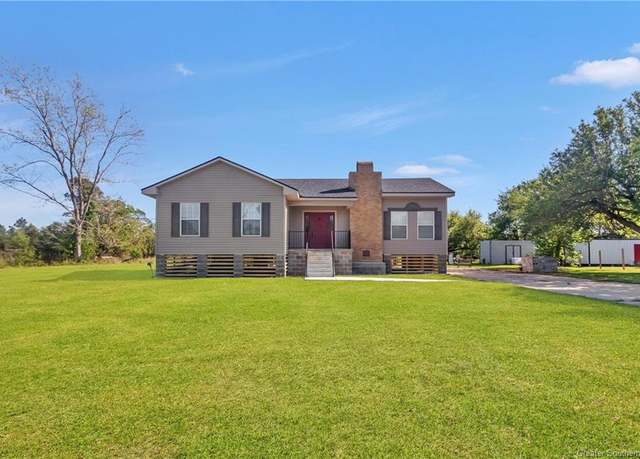 Property at 1673 Stout St, Lake Charles, LA 70605, 3 beds, 2 baths