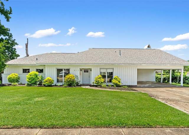Property at 817 Audubon St, Lake Charles, LA 70605, 4 beds, 2 baths