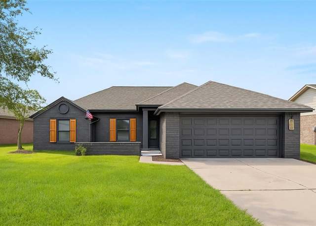 Property at 909 Aberdeen Dr, Lake Charles, LA 70605, 3 beds, 2 baths
